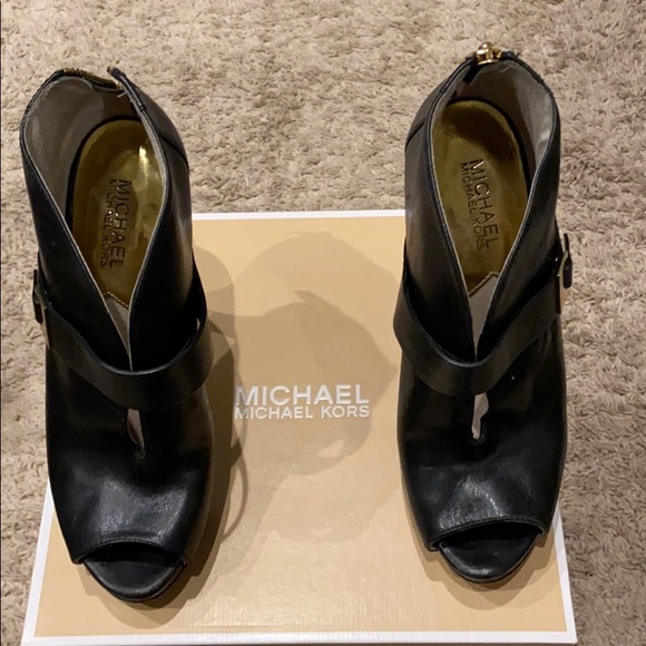 Michael Kors size 8 - Picture 4 of 8